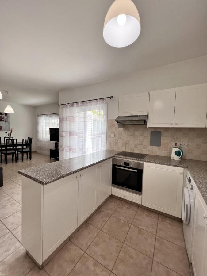 Pafia Sunbeach Townhouse Paphos Buitenkant foto