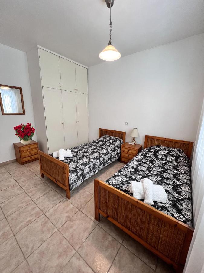 Pafia Sunbeach Townhouse Paphos Buitenkant foto